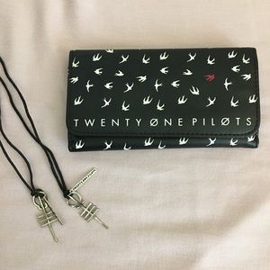 Twenty One Pilots Wallet And Necklaces Bundle!!